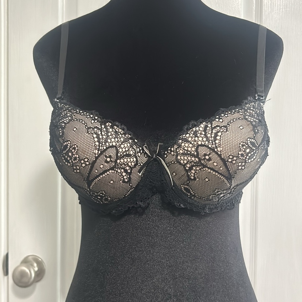 Black lace Push-up Bra, size 36B
